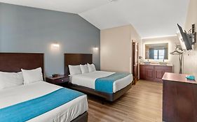 Edgewater Hotel And Suites